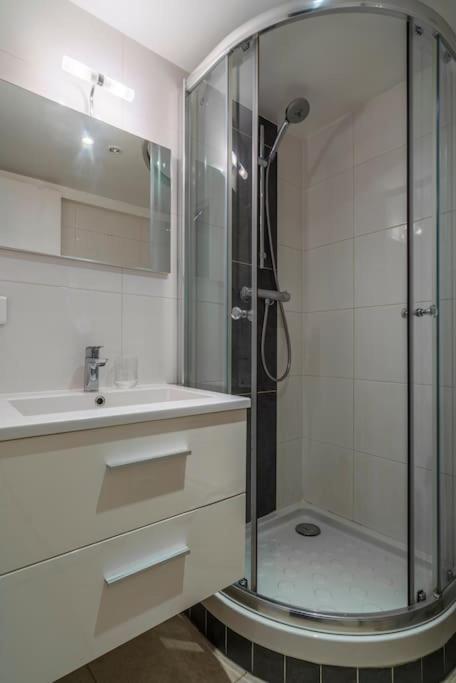 Avec Mezzanine #nation #voltaire Apartment
